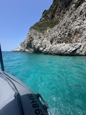 Himara rent a boat