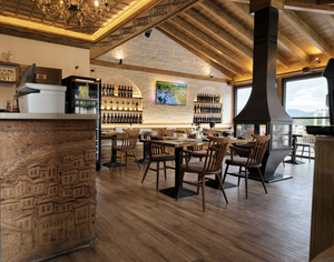 Hotel & Traditional Food Ansel