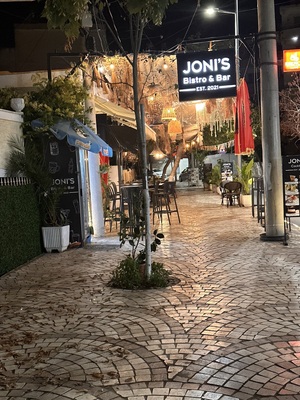 Joni's Bistro & Bar