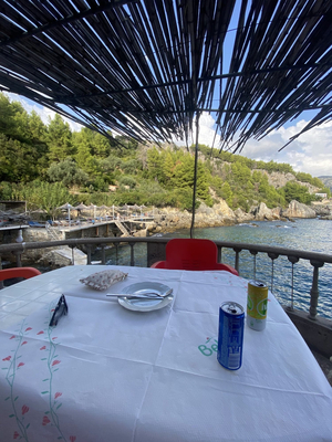 Kiço Meniko Himarë