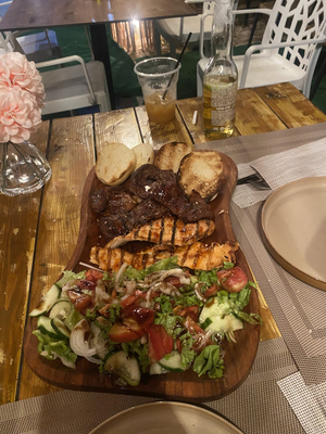 MAOR Lounge & Grill