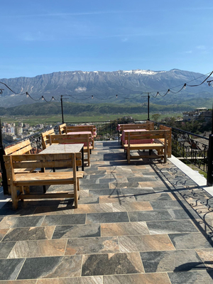 Mele Guesthouse and Resaturant