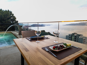 Observatory Restaurant Saranda - Food | Cocktails | Sea Views