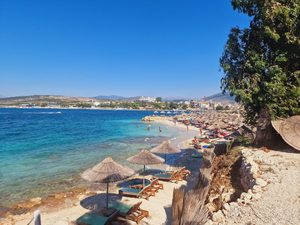 Sea Breeze Seaside Bar and Restaurant