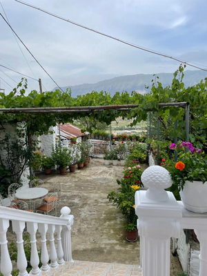 StoneTale Garden Guesthouse, Gjirokastër