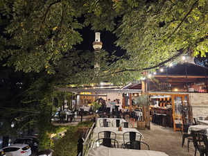 Taverna Check-In & Pizzeri