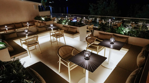 Thèa Rooftop Bar