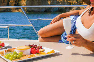 Albufeira: 3-Hour Benagil Caves & Coastline Tour - 