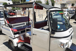 Albufeira: Guided Tour by Tuk-Tuk
