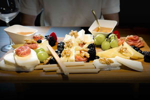FOUR SENSES: Wine & Cheese Experience in the Dark – Faro