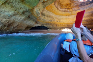Lisbona: Tour della costa dell'Algarve con gita in barca alle grotte