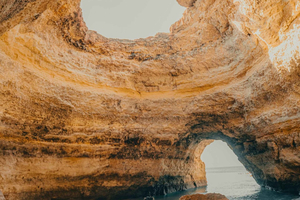 Depuis Lisbonne : journée complète en Algarve, grottes de Benagil, Carvoeiro et Lagos