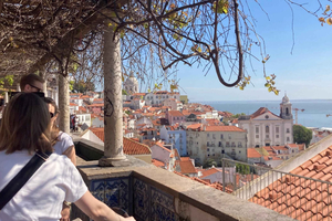 Privat omvisning i tuk-tuk og til fots i Lisboa med smaking