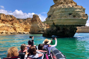 Portimão: Guided Boat Tour of the Coast to Benagil and Marinha