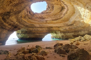 Tour marítimo: tour en barco por las cuevas del Algarve, incluida la cueva de Benagil
