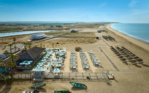 Armação Beach Club