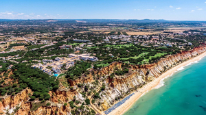 Pine Cliffs Resort
