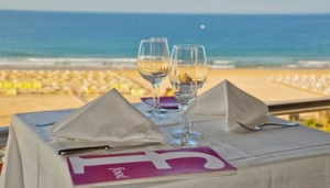 Restaurante f