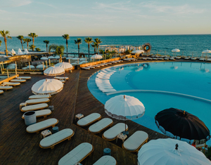 Bali Beds and Jacuzzis at Beach Club Vale do Lobo