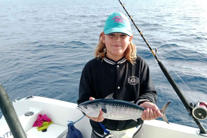 Escursione di pesca di 5 ore ad Alicante con guida di pesca professionista