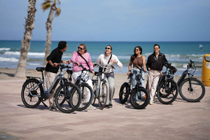 Recorrido en bicicleta por el centro de la ciudad de Alicante, solo grupos reducidos