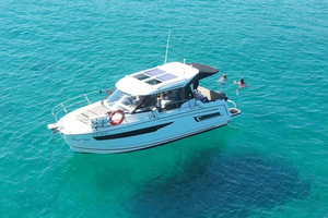 Alicante: Fishing and Cruising Trip with Drinks