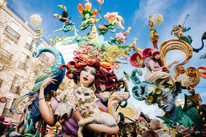 Vanuit Murcia en excursie naar Las Fallas in Valencia