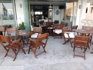 Acuarios beach lounge bar