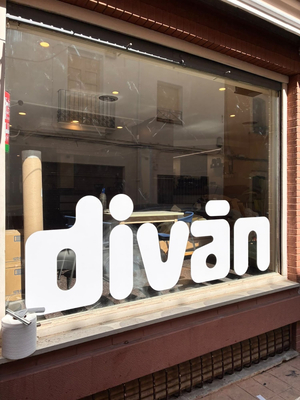 DIVÁN
