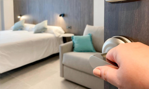 Hotel Quatre Llunes