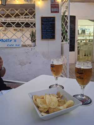 Molly’s café bar