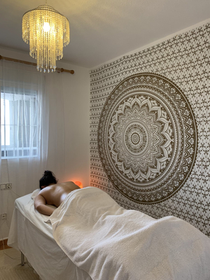 Terapias Arey: Kinesiolifting Facial, Reflexología podal, Masaje Lifting facial, Biomagnetismo, Presoterapia