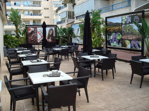 Universal Lounge Bar