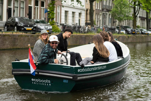 Amsterdam: Captain For a Day 2-Hour Boat Rental