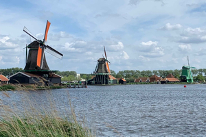 Amsterdam: Countryside Bike Tour and Zaanse Schans Windmills