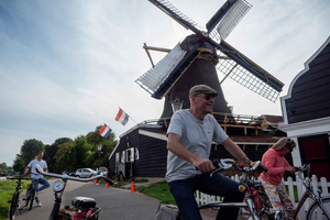 Amsterdam: ontspannen fietstocht langs molens en door het platteland