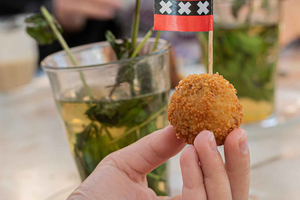 Amsterdam: Private Red Light District and Food Tour