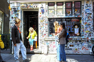 Amsterdam Red Light Tour & Exclusive Sex Worker Meet & Greet