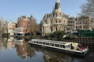Amsterdam Shore Excursion: Highlights Walk & Canal Cruise