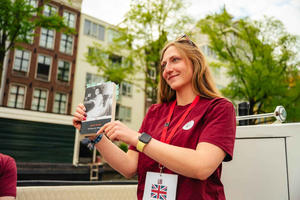 Anne Frank Canal Cruise through the Jewish Quarter with a Drink