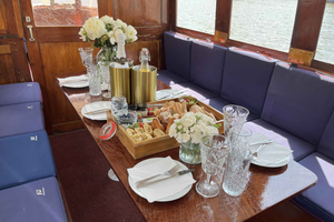 Brunch & Bubbles Cruise