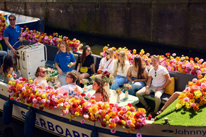 Highlights Canal Cruise on Luxury Flower Boat