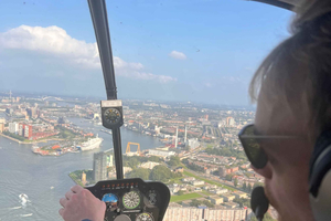 Passeio de helicóptero pelos pontos turísticos da Holanda