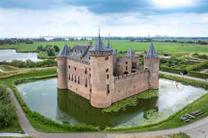 Muiderslot Castle Exclusive Boat Trip