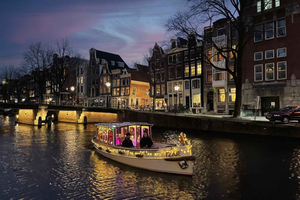 Private Bootstour zum Lichterfest in Amsterdam mit Drinks