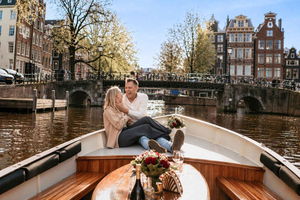 Private Canal Cruise with snacks and drinks