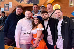 Private Red Light Tour City Center with Beer Maid Guide
