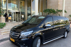 Schiphol: Private Transfer to Amsterdam - Travel Like a VIP