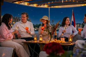 Croisière en soirée sur un bateau-salon depuis la place du Dam, avec fromage et prosecco en option