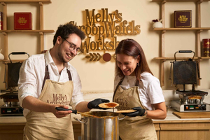 Traditional Dutch Stroopwafel Making Experience